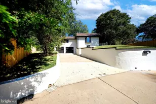 1904 Lamson Pl, McLean, VA 22101 - Photo 8