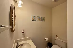 6920 Hovingham Ct, Centreville, VA 20121 - Photo 10