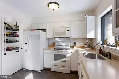 2104 Cartwright Place, Reston, VA 20191 - Photo 10