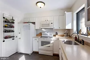 2104 Cartwright Pl, Reston, VA 20191 - Photo 10