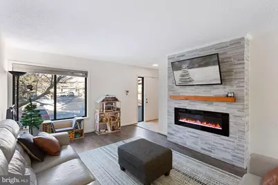 2104 Cartwright Place, Reston, VA 20191 - Photo 8