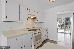 7306 Idylwood Ct, Falls Church, VA 22043 - Photo 12