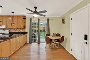 6803 Jackie Deneese Ct, Springfield, VA 22152 - Photo 6