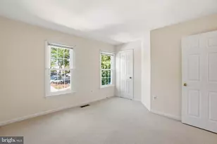 6467 Brick Hearth Ct, Alexandria, VA 22306 - Photo 12