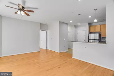 2655 Prosperity Avenue #201, Fairfax, VA 22031 - Photo 4