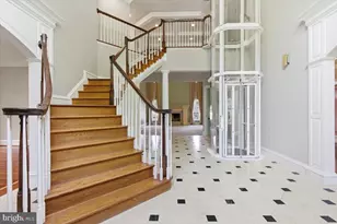 8813 Oak Leaf Dr, Alexandria, VA 22309 - Photo 4