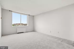 3705 S George Mason Dr, Falls Church, VA 22041 - Photo 18