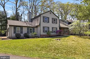 15117 Philip Lee Rd, Chantilly, VA 20151 - Photo 4