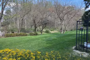 1703 Raleigh Hill Rd, Vienna, VA 22182 - Photo 2