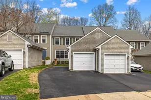 2526 Brenton Point Dr, Reston, VA 20191 - Photo 16