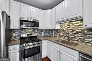 2526 Brenton Point Dr, Reston, VA 20191 - Photo 46