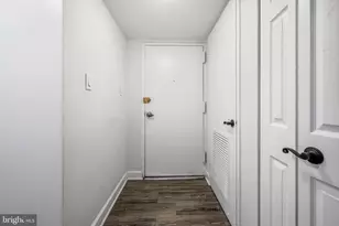 1423 Northgate Square, Reston, VA 20190 - Photo 6