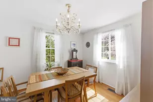 9301 Willow Pond Ln, Burke, VA 22015 - Photo 10