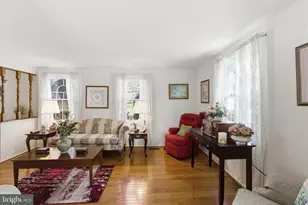 9301 Willow Pond Ln, Burke, VA 22015 - Photo 8