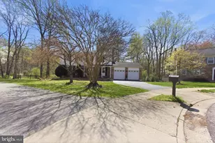 9301 Willow Pond Ln, Burke, VA 22015 - Photo 4