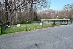 6413 Blarney Stone Ct, Springfield, VA 22152 - Photo 2