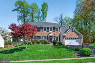 9589 Burnt Oak Dr, Fairfax Station, VA 22039 - Photo 2