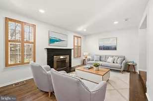 10097 Chestnut Wood Ln, Burke, VA 22015 - Photo 12