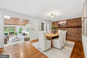 12615 Heritage Farm Ln, Herndon, VA 20171 - Photo 18