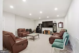 6820 Lilly Belle Ct, Centreville, VA 20120 - Photo 56
