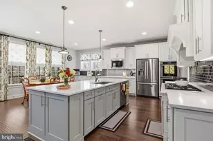 6820 Lilly Belle Ct, Centreville, VA 20120 - Photo 8