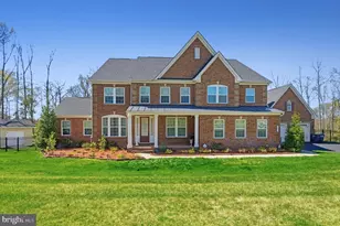 6820 Lilly Belle Ct, Centreville, VA 20120 - Photo 2