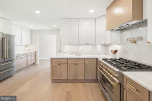 9424 Brian Jac Ln, Great Falls, VA 22066 - Photo 8