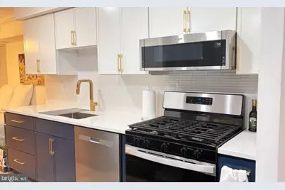 11252 Chestnut Grove Square #26, Reston, VA 20190 - Photo 8