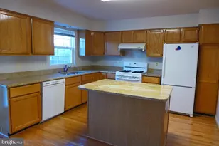 9407 Van Arsdale Dr, Vienna, VA 22181 - Photo 14