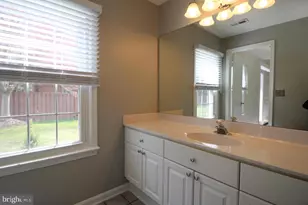 6423 Little Potters Ln, Alexandria, VA 22310 - Photo 8