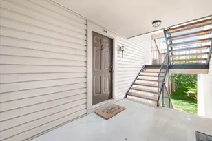 6943 Mary Caroline Cir, Alexandria, VA 22310 - Photo 4