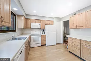 11915 Escalante Ct, Reston, VA 20191 - Photo 18