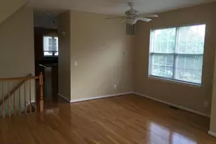 2519 James Monroe Cir, Herndon, VA 20171 - Photo 2