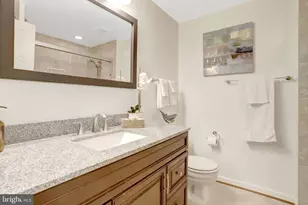 2036 Brooks Square Pl, Falls Church, VA 22043 - Photo 18