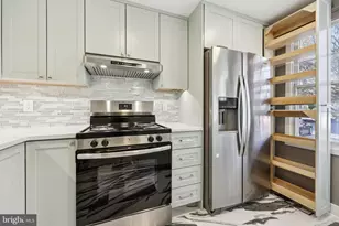 1666 Harvest Green Ct, Reston, VA 20194 - Photo 4