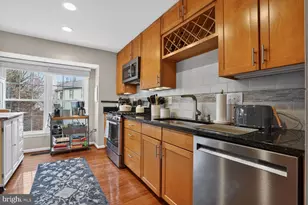4830 Treasure Ct, Fairfax, VA 22032 - Photo 6