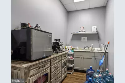 7121 Leesburg Pike #2-2, Falls Church, VA 22043 - Photo 10