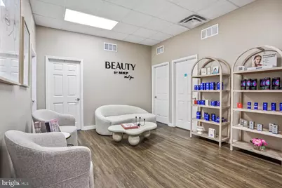 7121 Leesburg Pike #2-2, Falls Church, VA 22043 - Photo 4