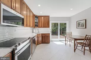 9201 Weant Dr, Great Falls, VA 22066 - Photo 18