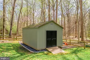 9201 Weant Dr, Great Falls, VA 22066 - Photo 56