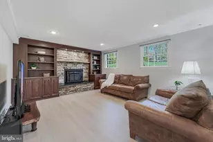 9201 Weant Dr, Great Falls, VA 22066 - Photo 36