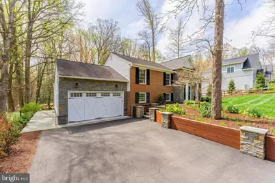 9201 Weant Drive, Great Falls, VA 22066 - Photo 4