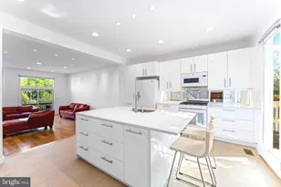 11163 Lake Chapel Ln, Reston, VA 20191 - Photo 18