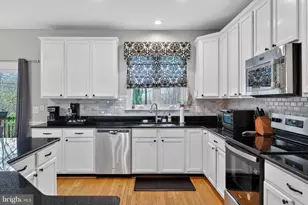 5153 Ballycastle Cir, Alexandria, VA 22315 - Photo 12