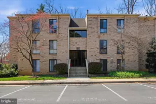 2322 Freetown Ct, Reston, VA 20191 - Photo 2