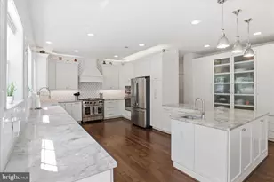 8383 Edward Carr Ct, Springfield, VA 22153 - Photo 12