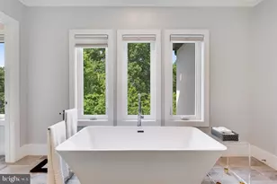9604 Pembroke Pl, Vienna, VA 22182 - Photo 32