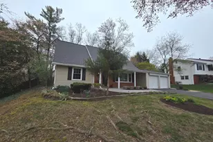 4339 Mt Carriage Ln, Fairfax, VA 22033 - Photo 2