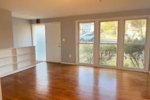 6323 Fenton Ct, Alexandria, VA 22312 - Photo 2