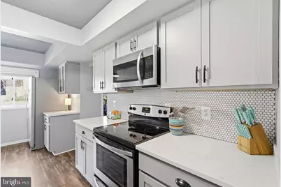 10222 Bushman Drive #8101, Oakton, VA 22124 - Photo 12